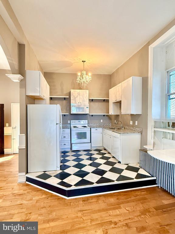 Building Photo - 59 N Main St