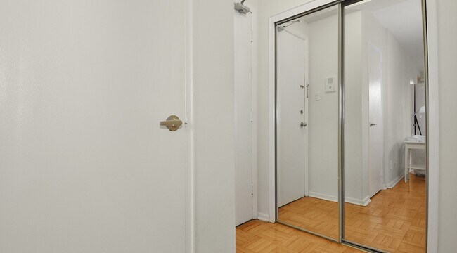 Photo du bâtiment - 214 St George St