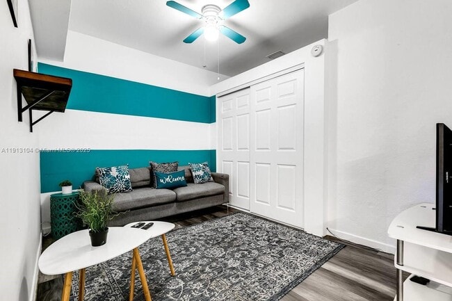 Foto del edificio - 1629 Johnson St