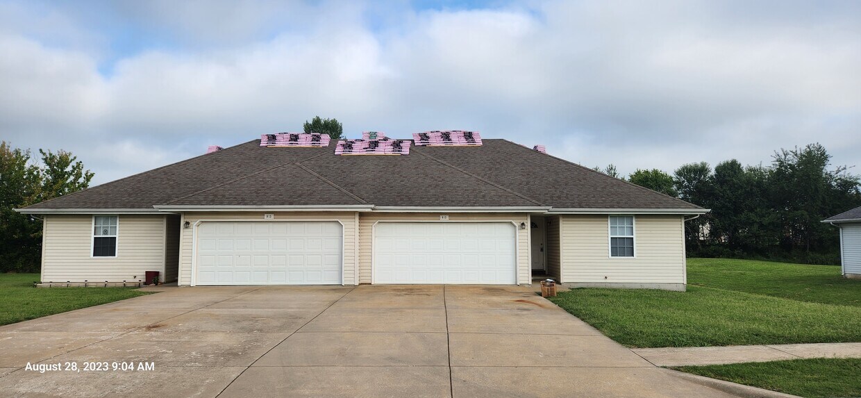 Foto principal - 815 N Pinewood Ave