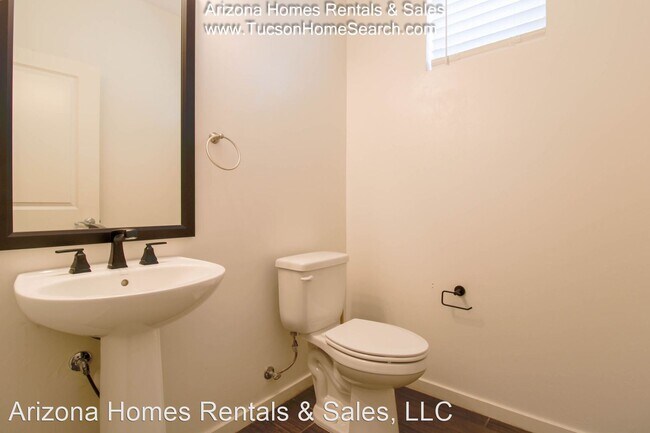 Building Photo - 4 br, 2.5 bath House - 10373 E Painted Tur...