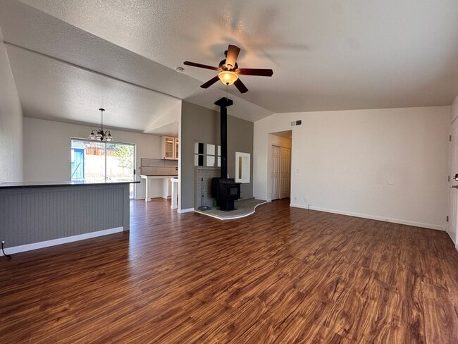 Building Photo - 695 Cameron Way