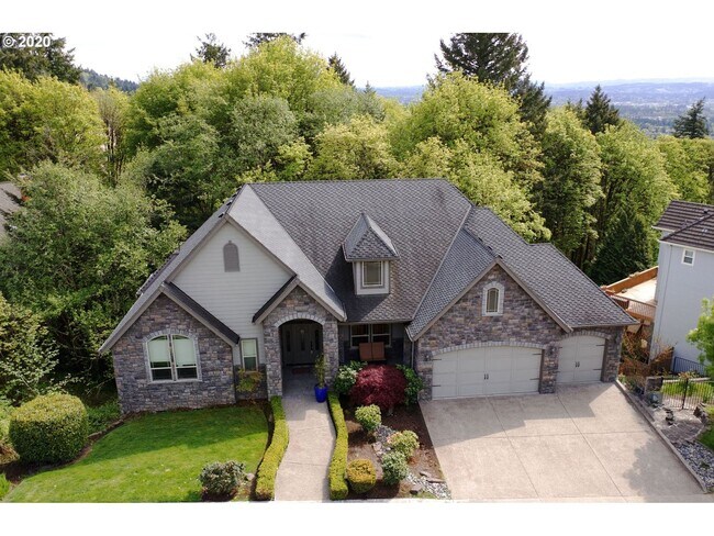 Foto del edificio - GORGEOUS FOREST HEIGHTS EXECUTIVE STYLE HO...