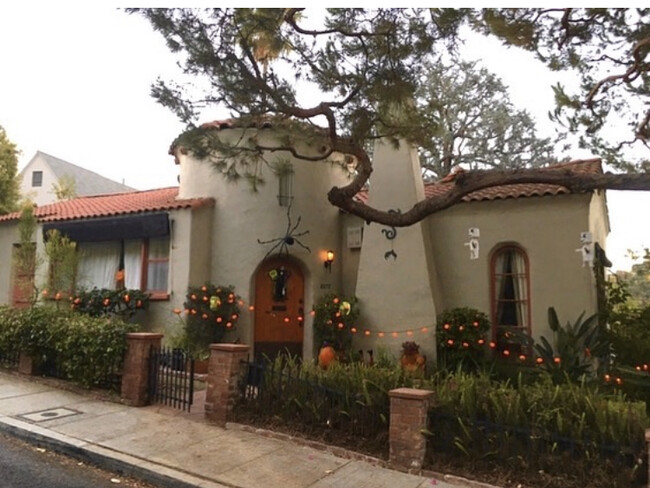 Frente de la casa - 2272 Silver Ridge Ave