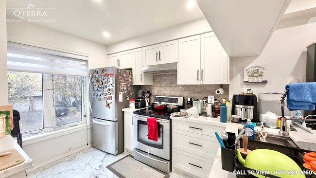 Photo du bâtiment - 1635 Pickering Pky