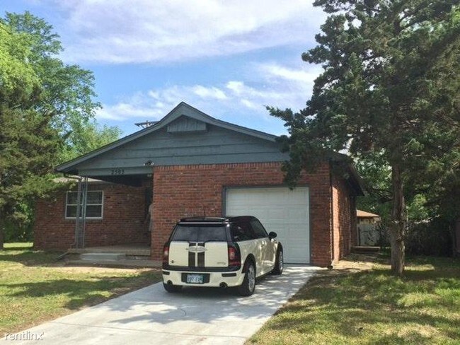Foto del edificio - 3 br, 1 bath House - 2503 W 25th St N Darl...