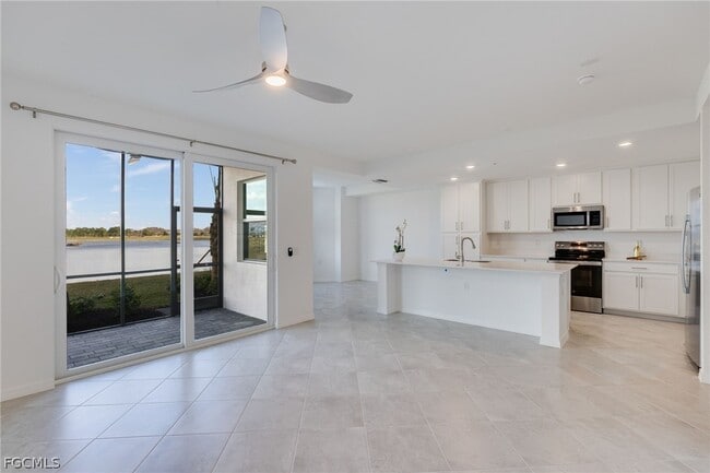 Building Photo - 15375 Grn Acrs Ave