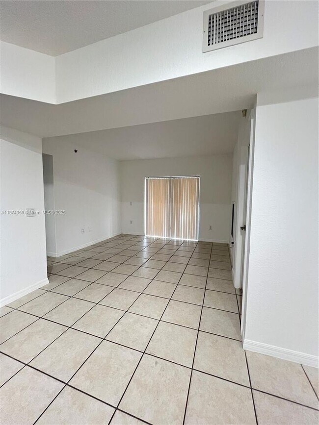 Foto del edificio - 9300 Fontainebleau Blvd