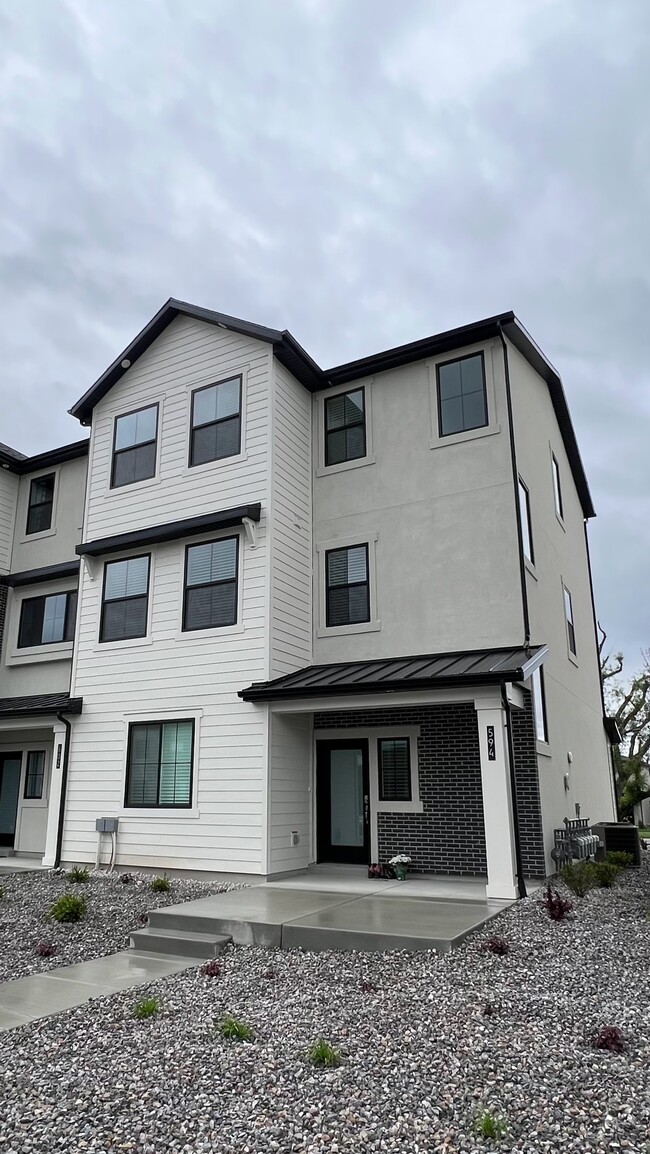Building Photo - 594 S 900 W