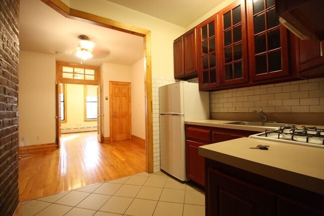 Building Photo - 240 E 64th St
