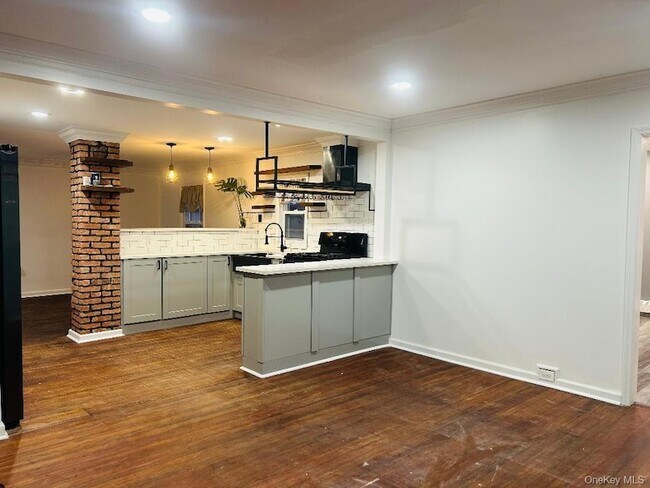 Foto del edificio - 67 Schneider Ave