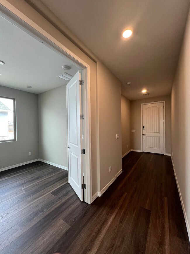 Foto del edificio - Brand New Home In Pronghorn Ranch!