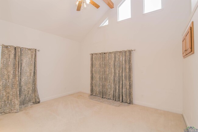 Building Photo - 580 Marauder Cir