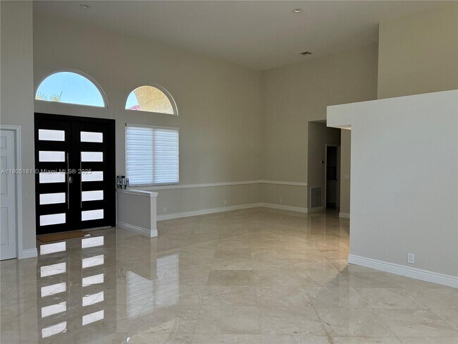 Building Photo - 384 Coconut Cir
