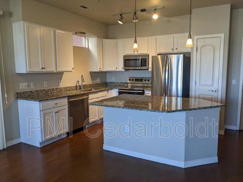 Primary Photo - 10176 Park Meadows Dr