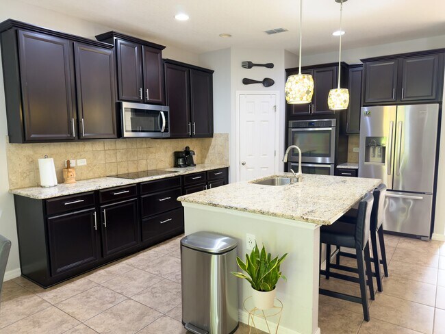 Foto del edificio - 14823 Golden Sunburst Ave