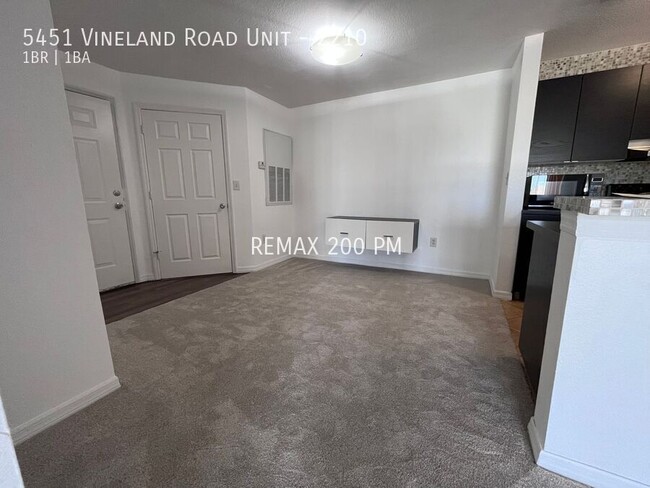 Building Photo - Beautiful One Bedroom Condo