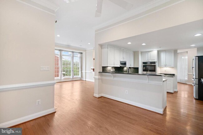 Building Photo - 508 S Fayette St