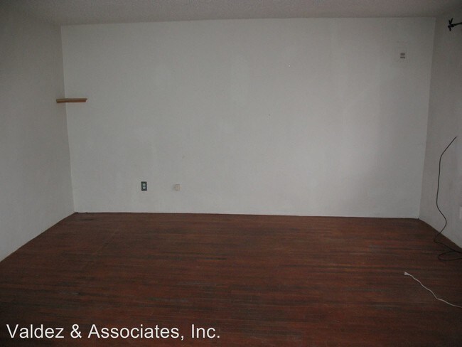 Building Photo - 714 Baca St