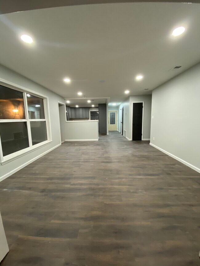 Dining room - 720 Lloyd St