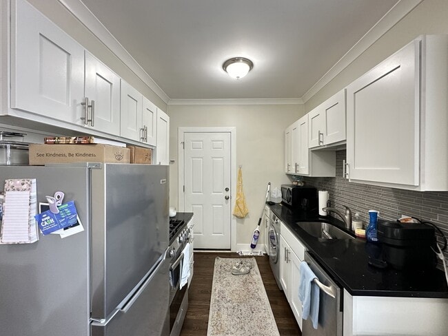 Building Photo - 3817.5 N Greenview Ave