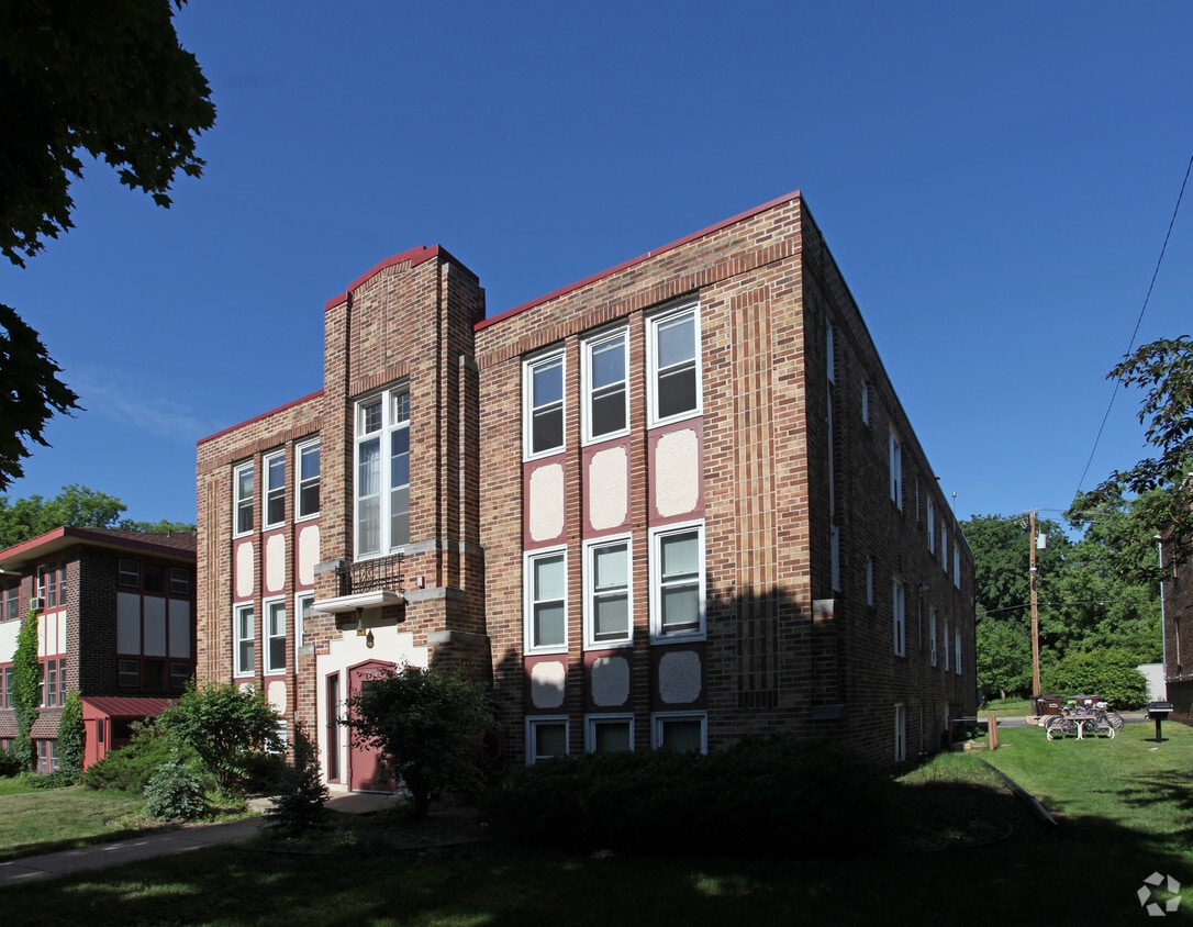 Building Photo - 2812 Xerxes Ave S