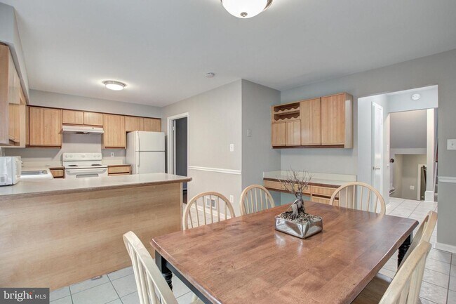 Foto del edificio - 4685 Forestdale Dr