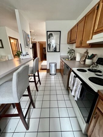 Foto del edificio - 100 E Brookline St