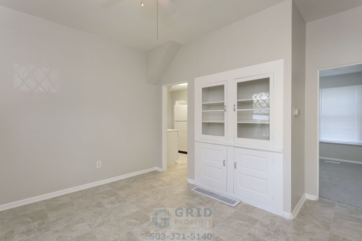 Primary Photo - Charming 3 Bedroom Craftsman Home Availabl...