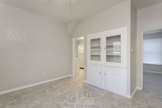 Charming 3 Bedroom Craftsman Home Availabl... - Charming 3 Bedroom Craftsman Home Availabl...