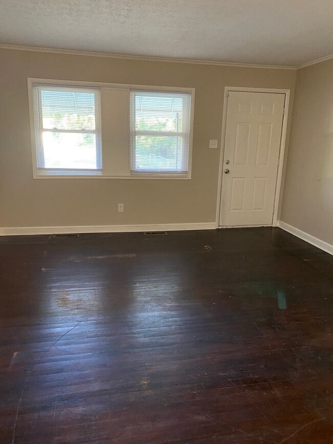 Building Photo - Coming Soon: 3-Bedroom Ranch w/Covered Patio and Huge Yard!