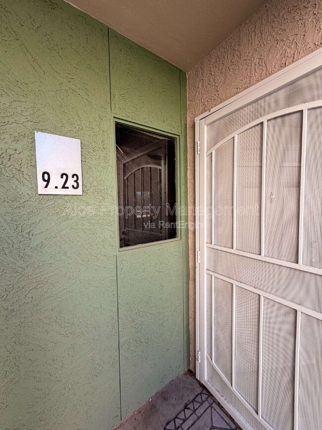 Photo - 1295 N Ash St Apartment