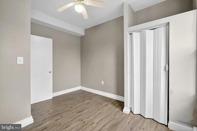 Building Photo - 120 N Congress Ave