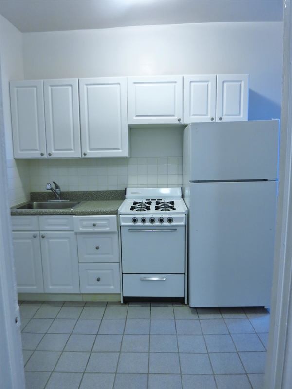 Primary Photo - 230 E 78th St