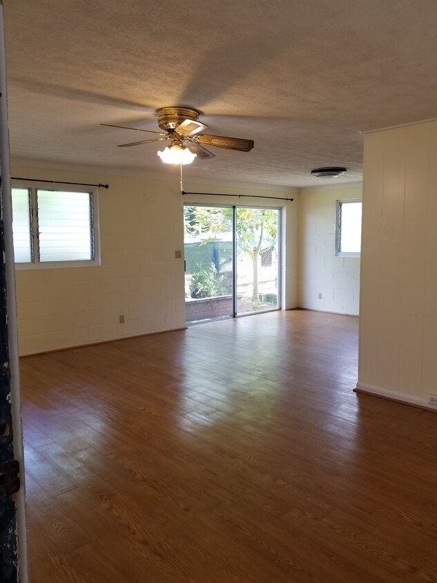 Living & Dining area - 2914 Kalihi St