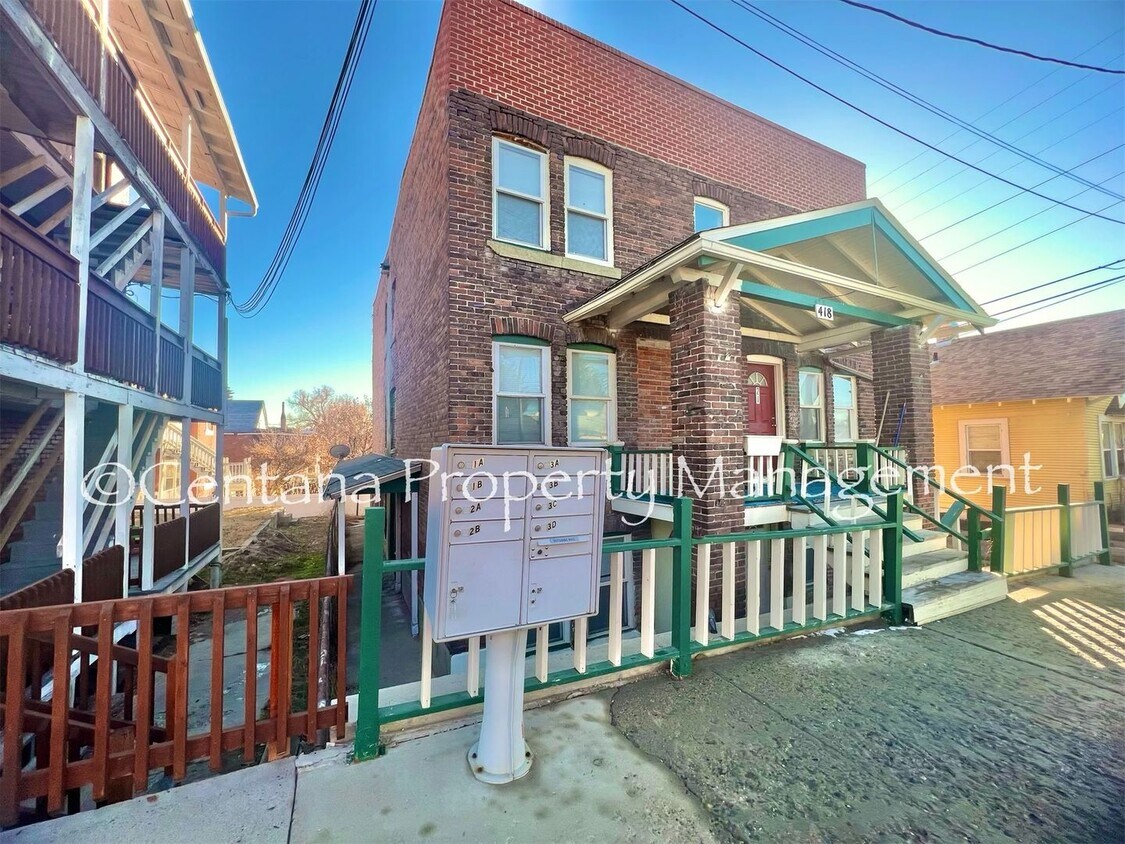 Primary Photo - 418 E Second St