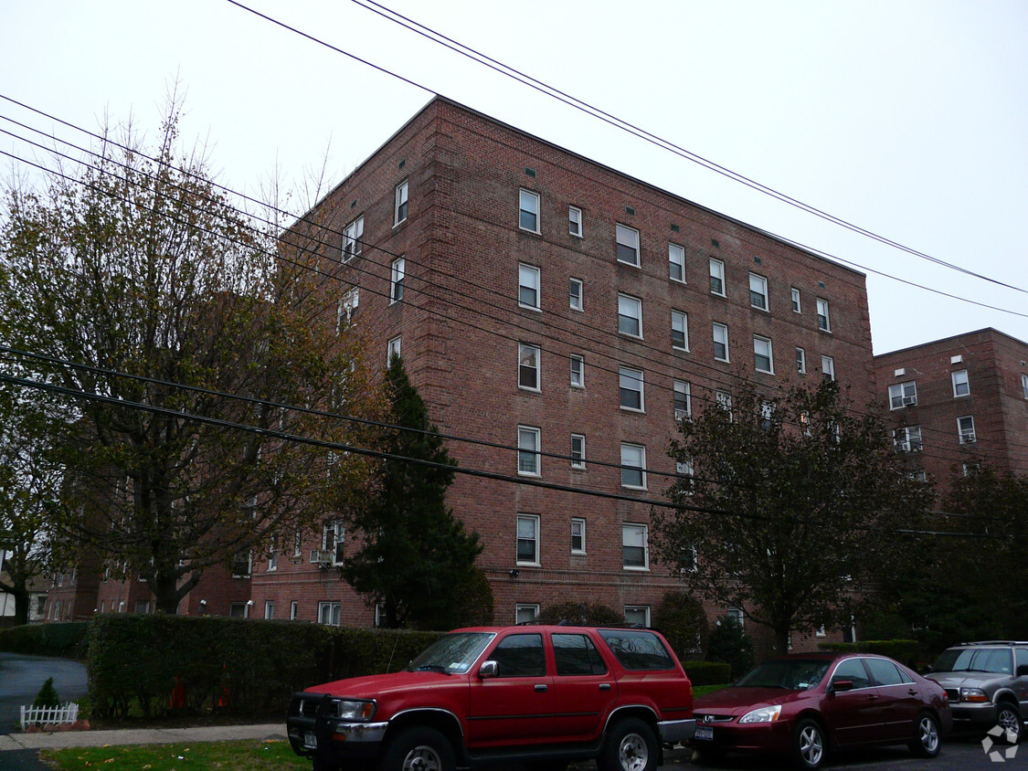 Primary Photo - Locust Avenue Towne House