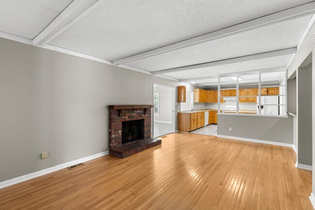 Foto del edificio - 14355 Rainy Lake Dr