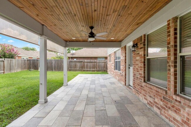 Foto del edificio - 26897 Armor Oaks Dr