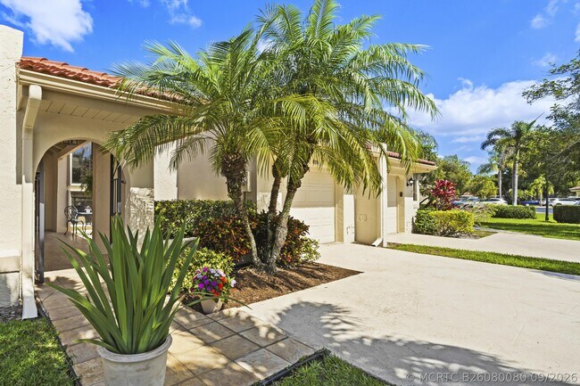 Foto del edificio - 819 Windermere Way