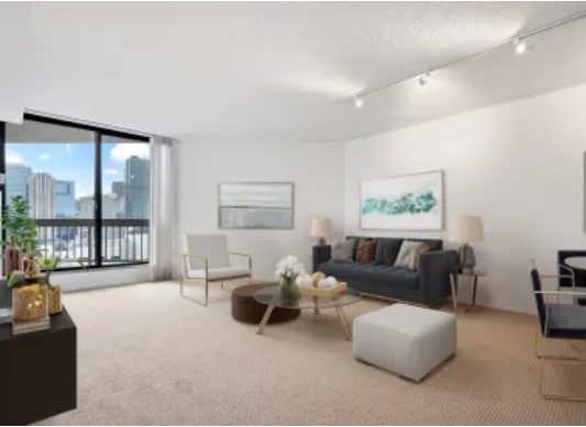 Photo - 728 N Dearborn St Apartment