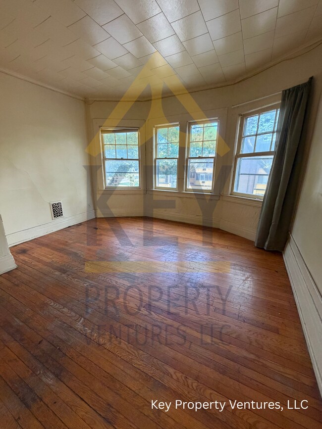 Building Photo - 20 Clay Ave