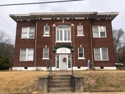 Primary Photo - 118 W Cypress Ave