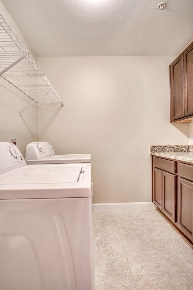 Foto del edificio - Beautiful Luxury 1B/1B Apartment in FWB in...