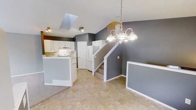 Building Photo - 9425 Lakeland Dr