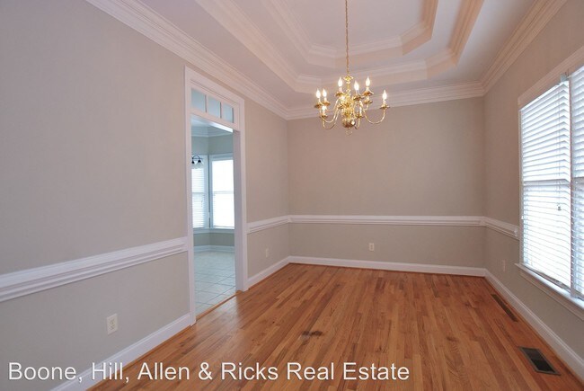 Building Photo - 503 Woods Walk Ln