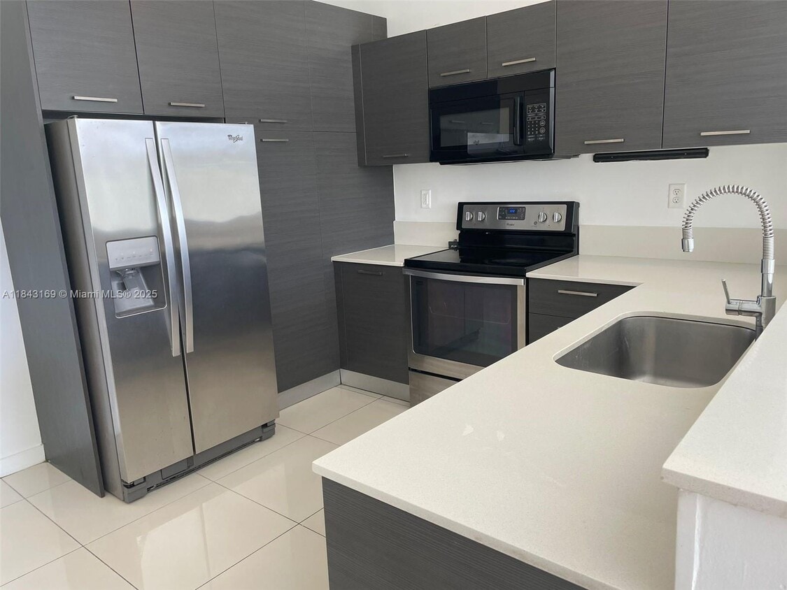 Foto principal - 3486 NW 13th St