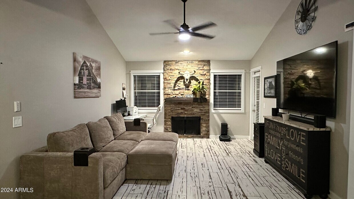 Foto principal - 14145 N 92nd St