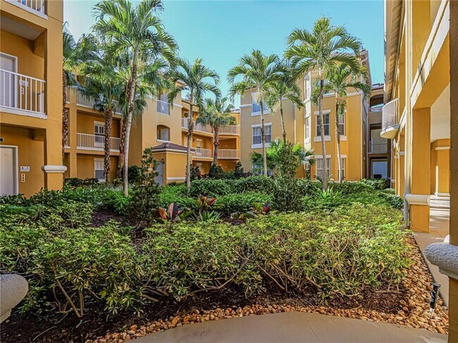 Foto del edificio - 5045 Fairways Cir