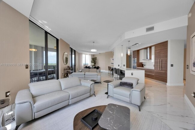 Building Photo - 301 Altara Ave